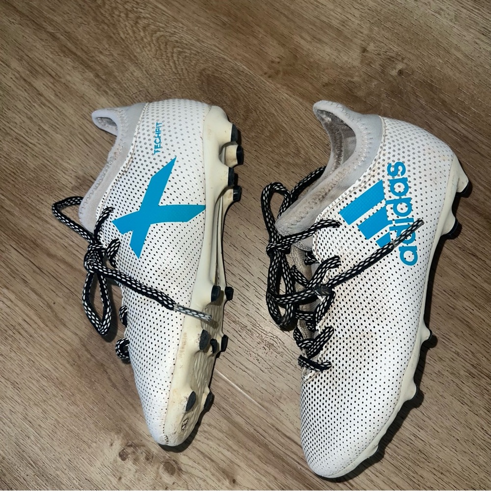 Adidas boys cleats sz 13